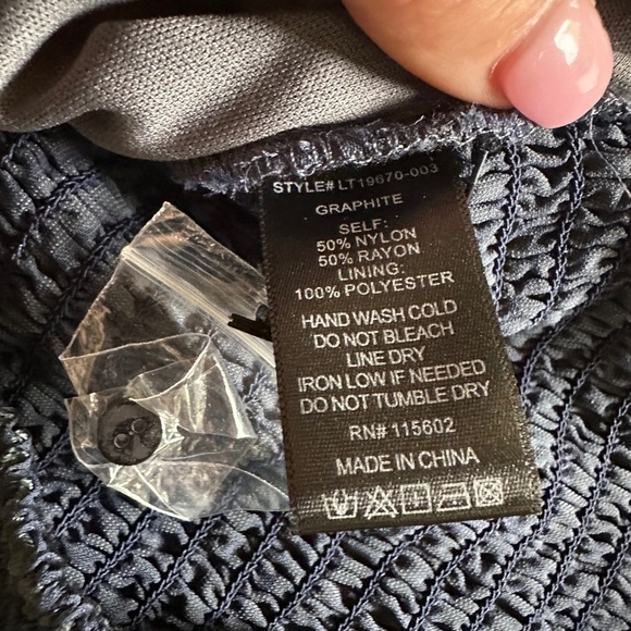 LUSH Graphite Cropped Balloon Sleeve Blouse - Picture 9 of 10